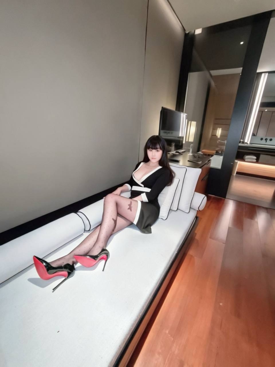 少妇、制服风、清纯、甜美