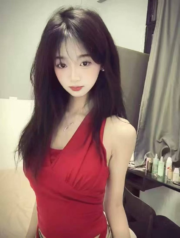 年轻漂亮、乖巧听话、女友式服务、制服诱惑