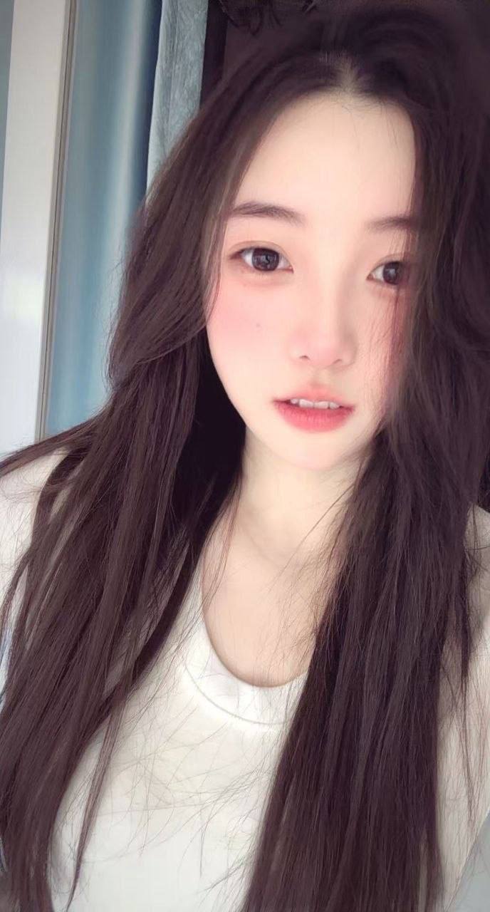 清纯可爱、身材苗条、皮肤白皙