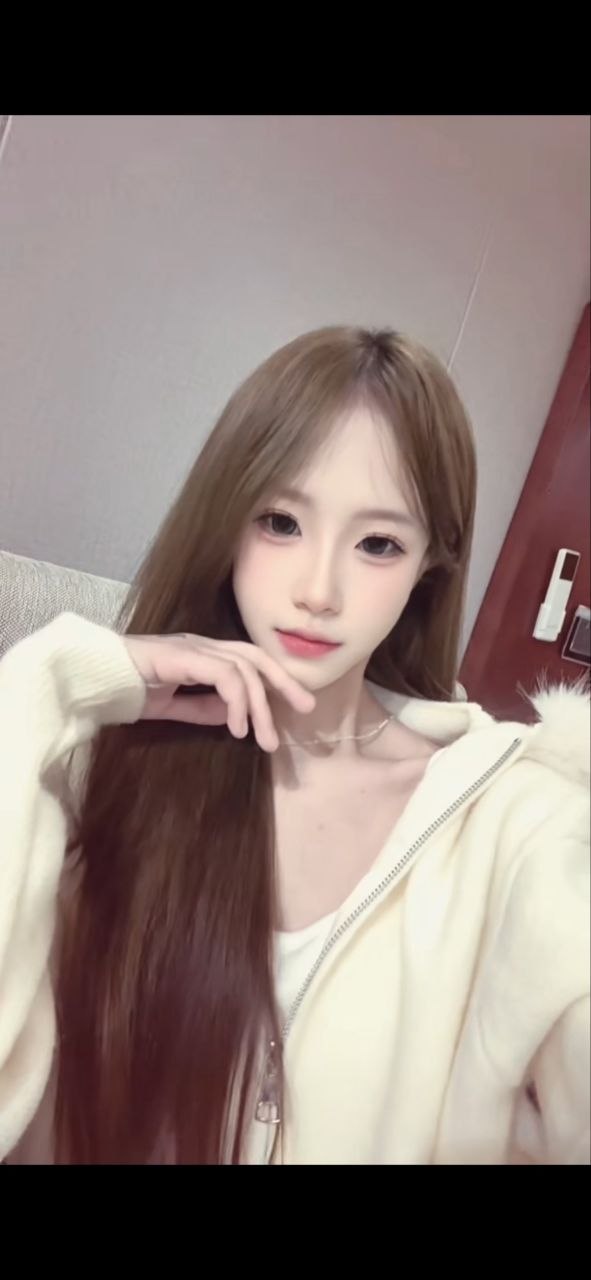 少女感、高挑、敏感