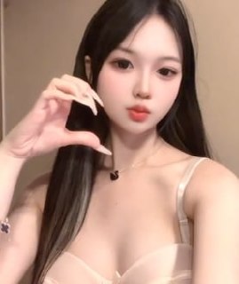 白嫩、娇小、苗条