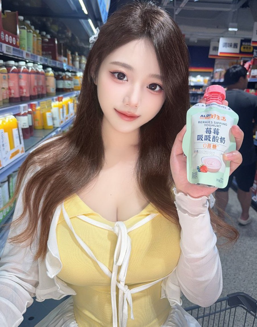 身材纤细、清纯可爱、清纯、甜美