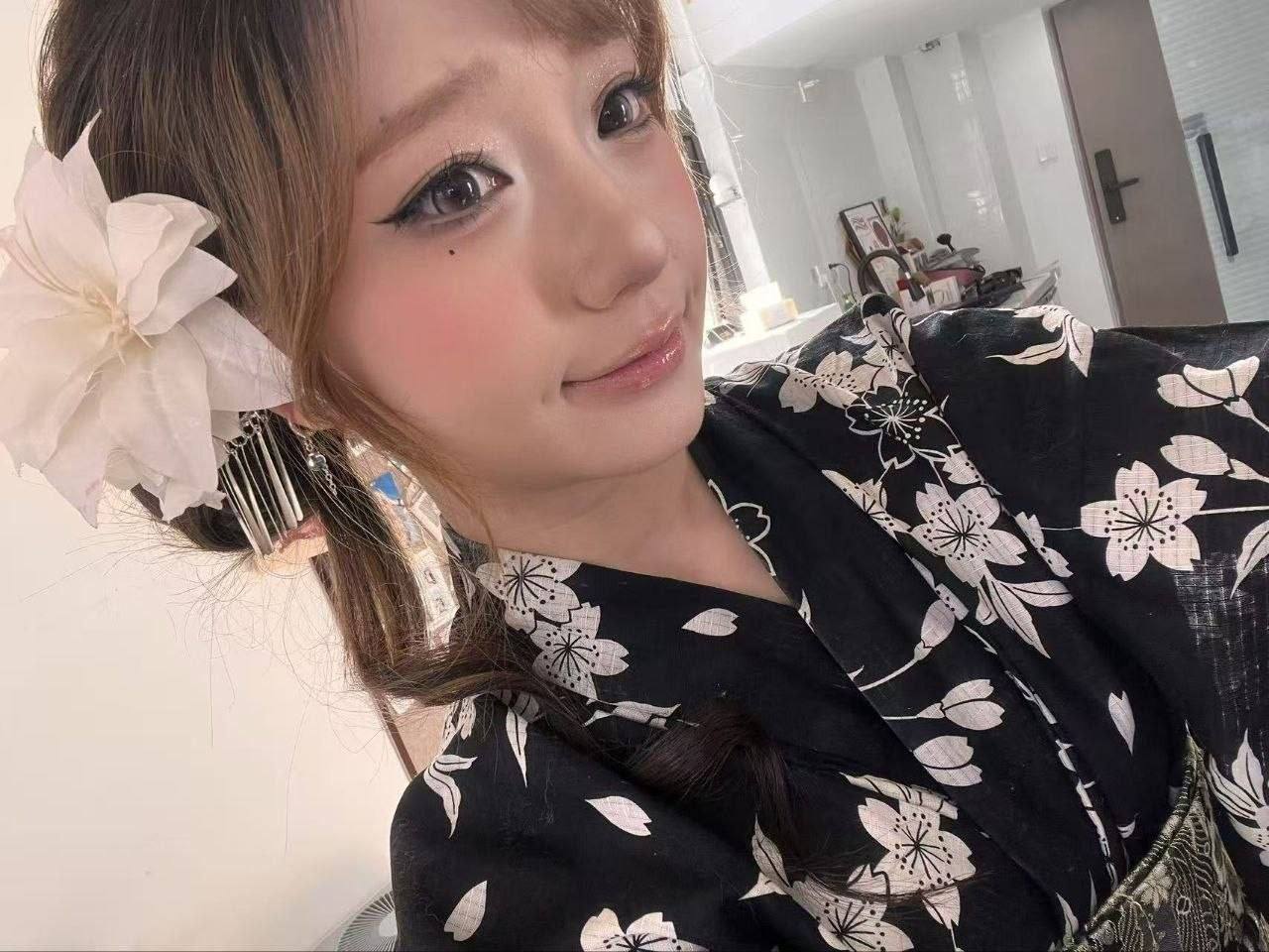 少女感、高颜值、态度好、女友感