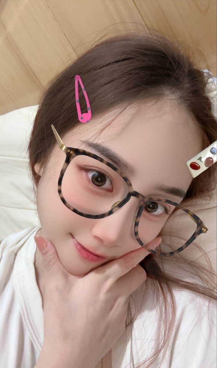 少女感、95后、D胸、清纯