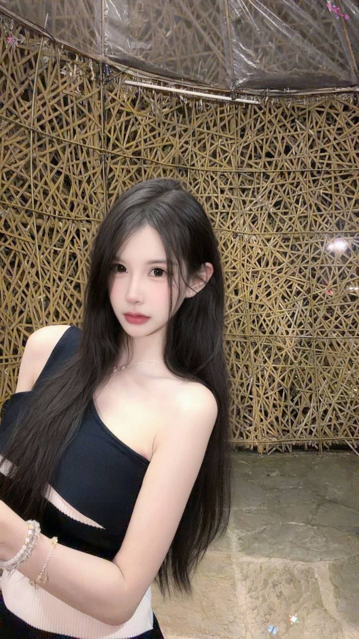 少女感、大长腿、年轻、纯欲