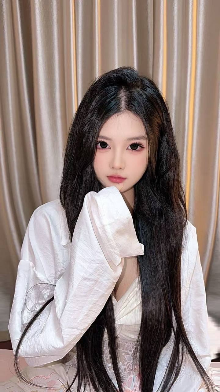 乖巧听话、女友感、少女感、制服诱惑
