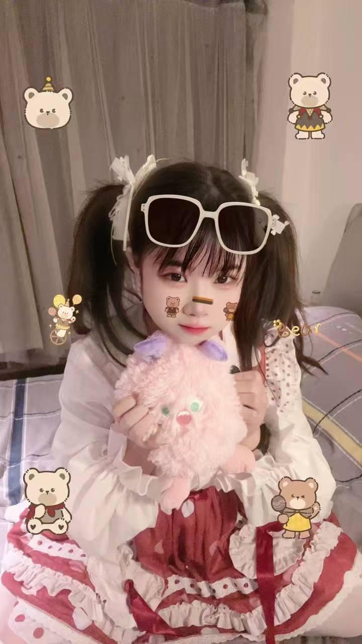 少女感、小巧、肤白、水多