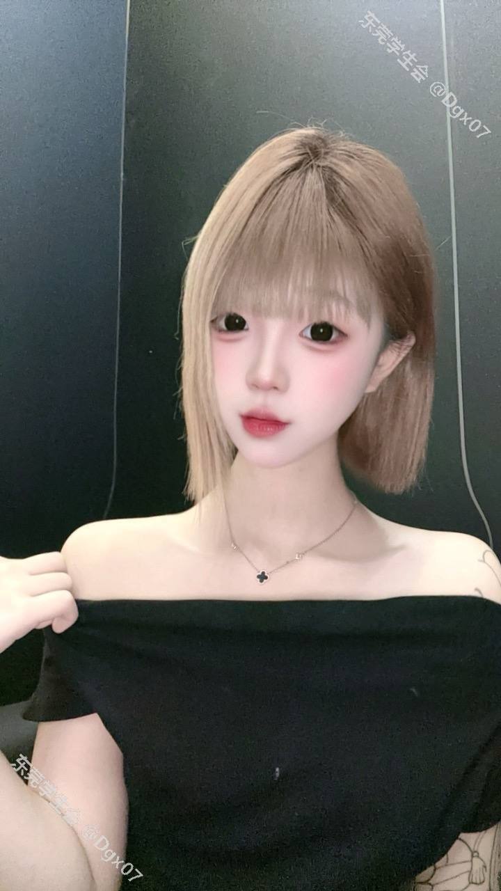 新人下海、粉嫩馒头、敏感体质、粉嫩敏感（东莞市、广东省）资料图片第 4 张