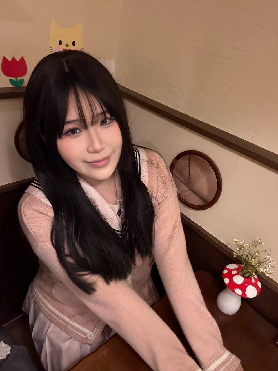丰满型、高挑、丝袜、多种姿势