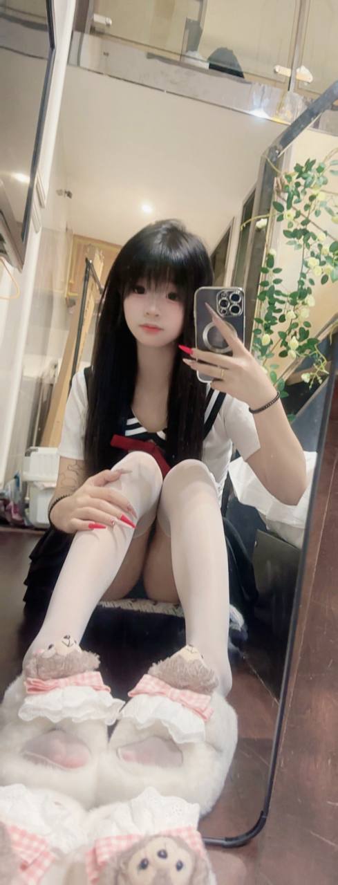 少女感、大长腿、情趣制服
