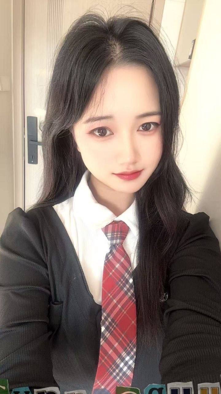 丝袜制服、可上门、清纯、甜美（广东省、深圳市）资料图片第 3 张