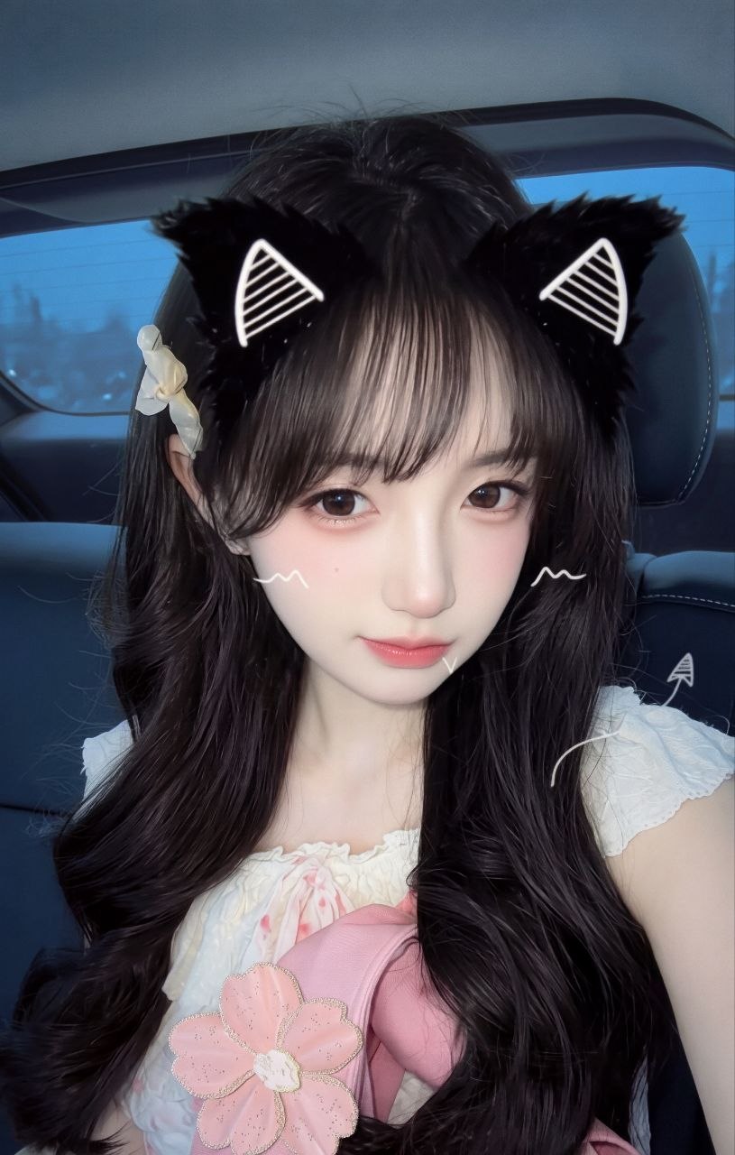 少女感、制服诱惑、皮肤白皙、温柔甜美（杭州市、浙江省）资料图片第 2 张