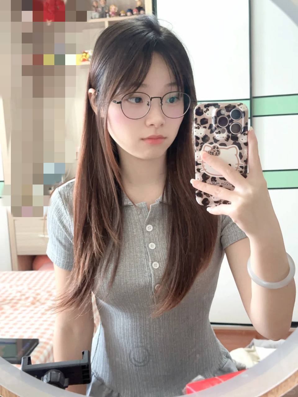 清纯可爱、皮肤白嫩、水多可喷、制服丝袜（广东省、深圳市）资料图片第 6 张
