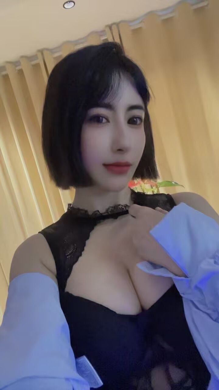 少女感、混血、异瞳、清纯