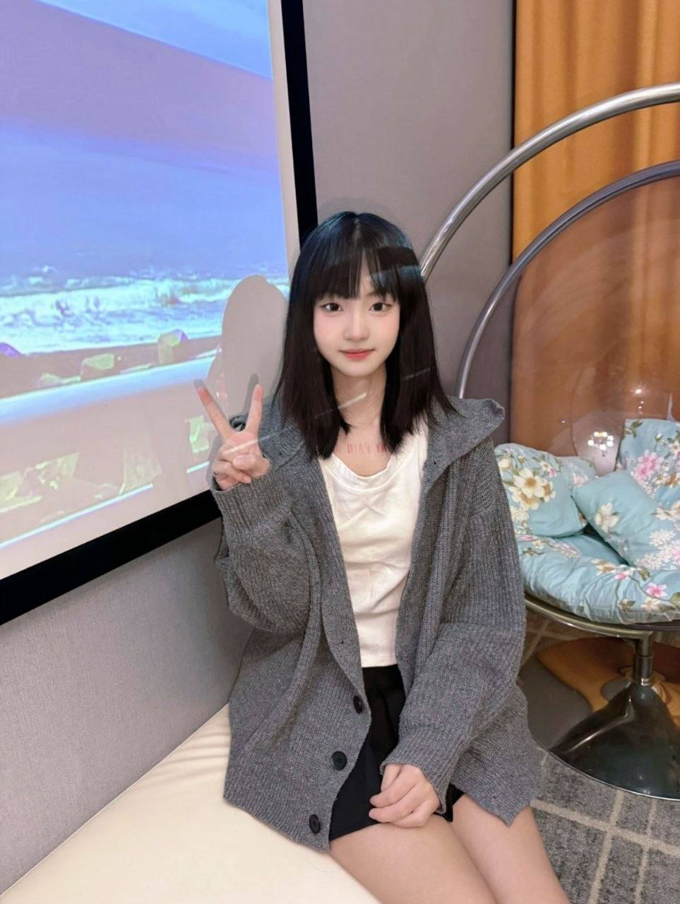 年轻、身材好、服务主动、制服诱惑（东莞市、广东省）资料图片第 4 张