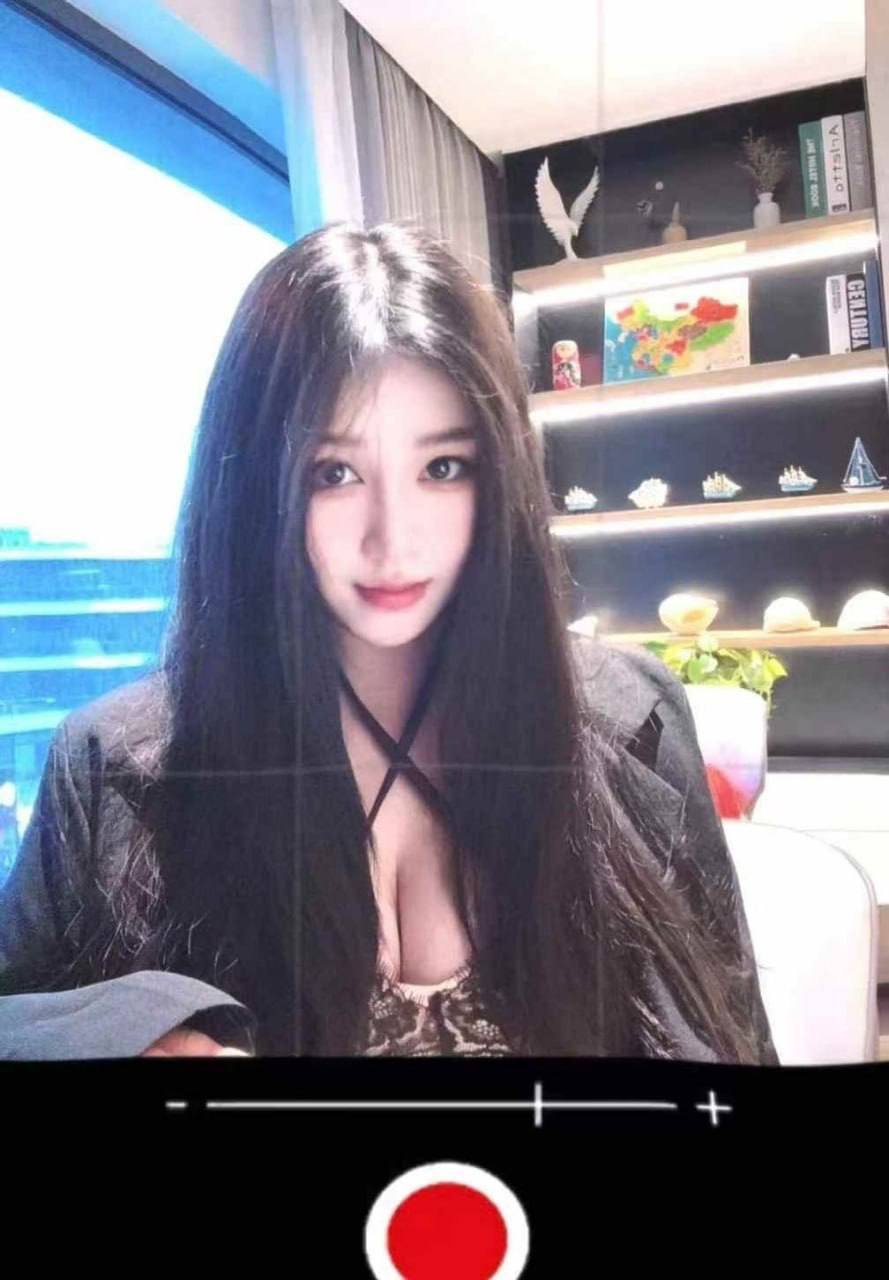 高挑、丰满、清纯、甜美
