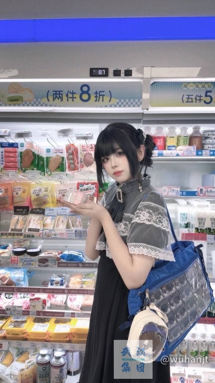 兼职学生、丝袜制服、清纯、甜美（武汉市、湖北省）资料图片第 4 张