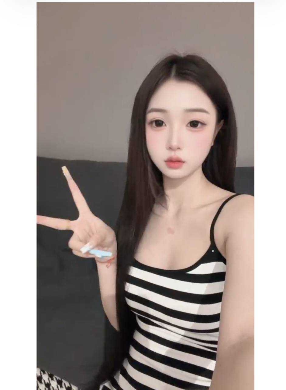 可纯可欲、温柔体贴、刚下海、制服丝袜（武汉市、湖北省）资料图片第 2 张