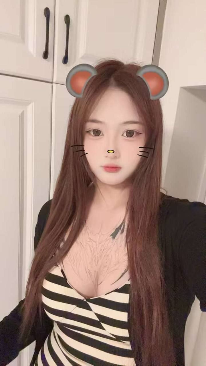 丰满、清纯、甜美