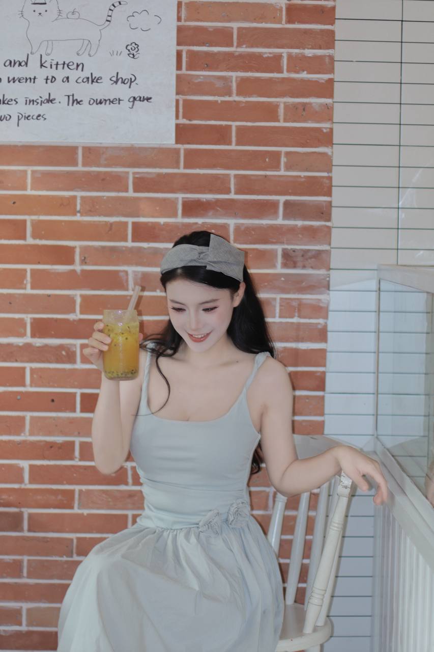 清纯、初恋脸、声音甜美、温柔体贴