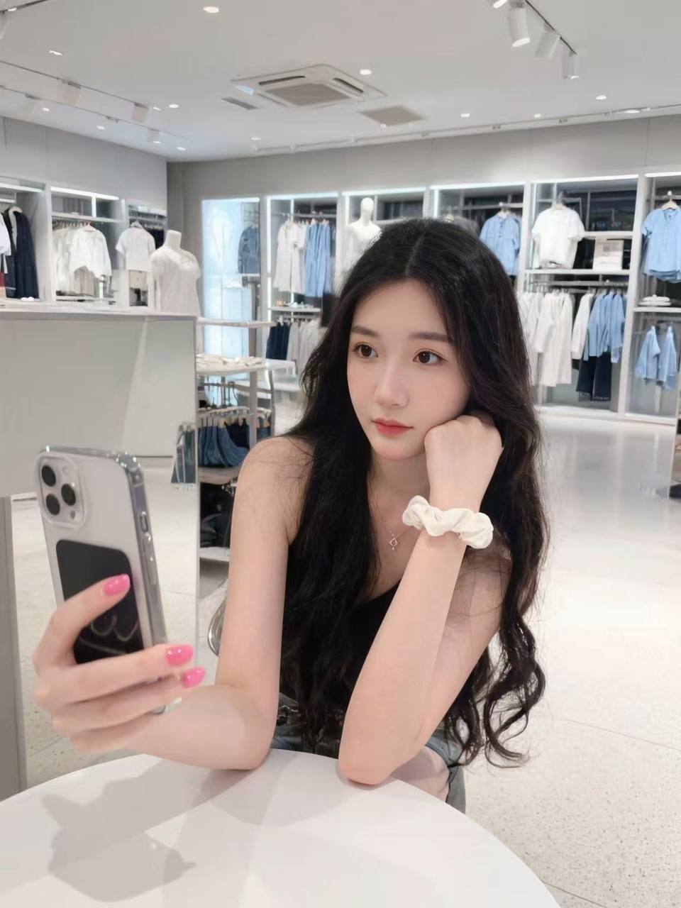 少女感、大长腿、乖巧
