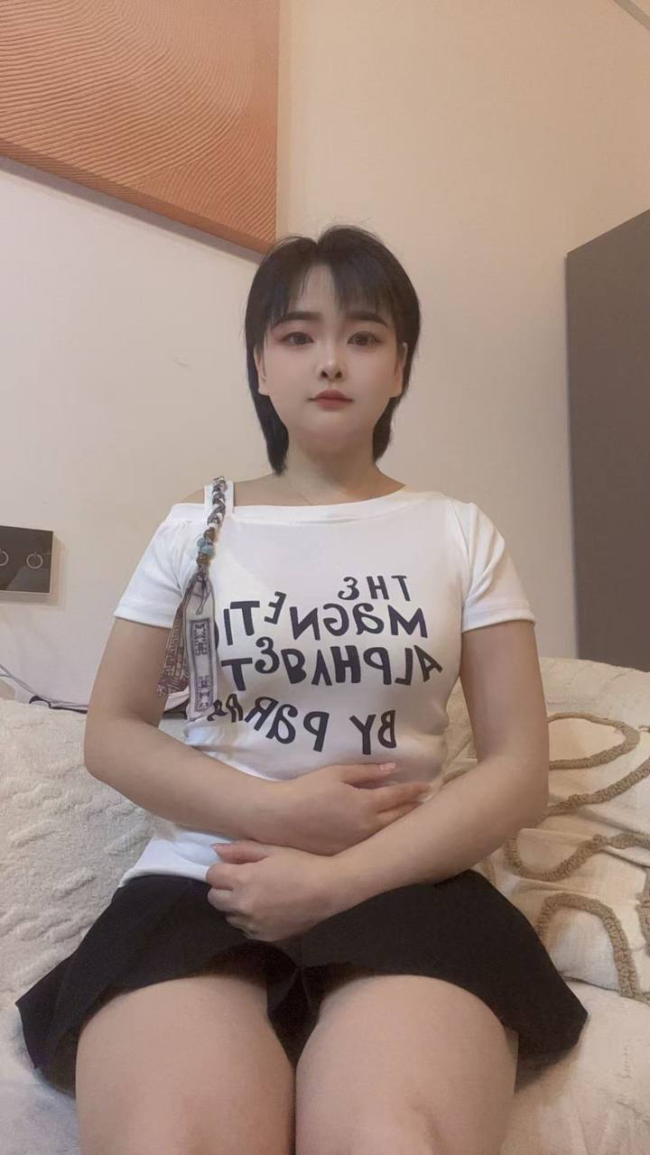 小巧玲珑、乖巧听话、态度好