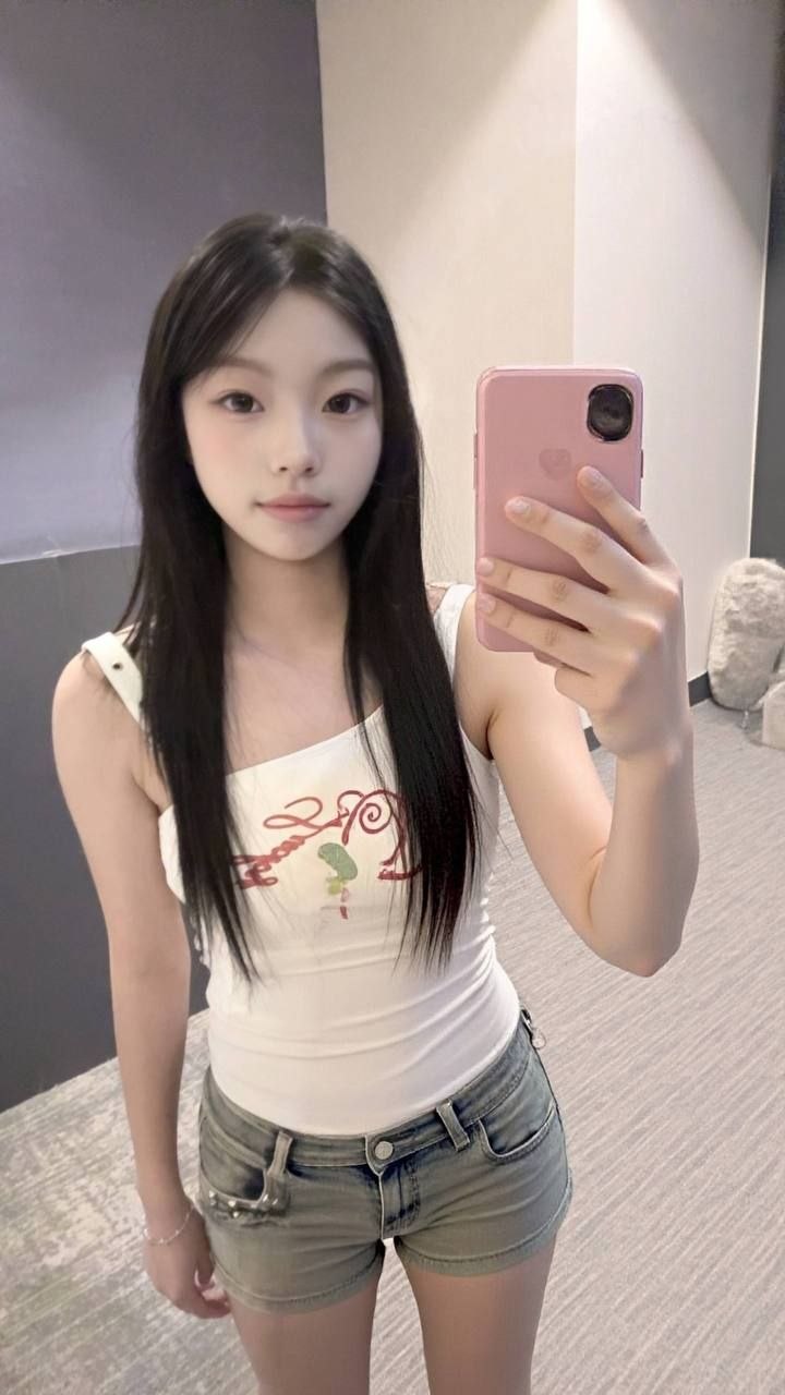 少女感、刚下海、丝袜制服、清纯
