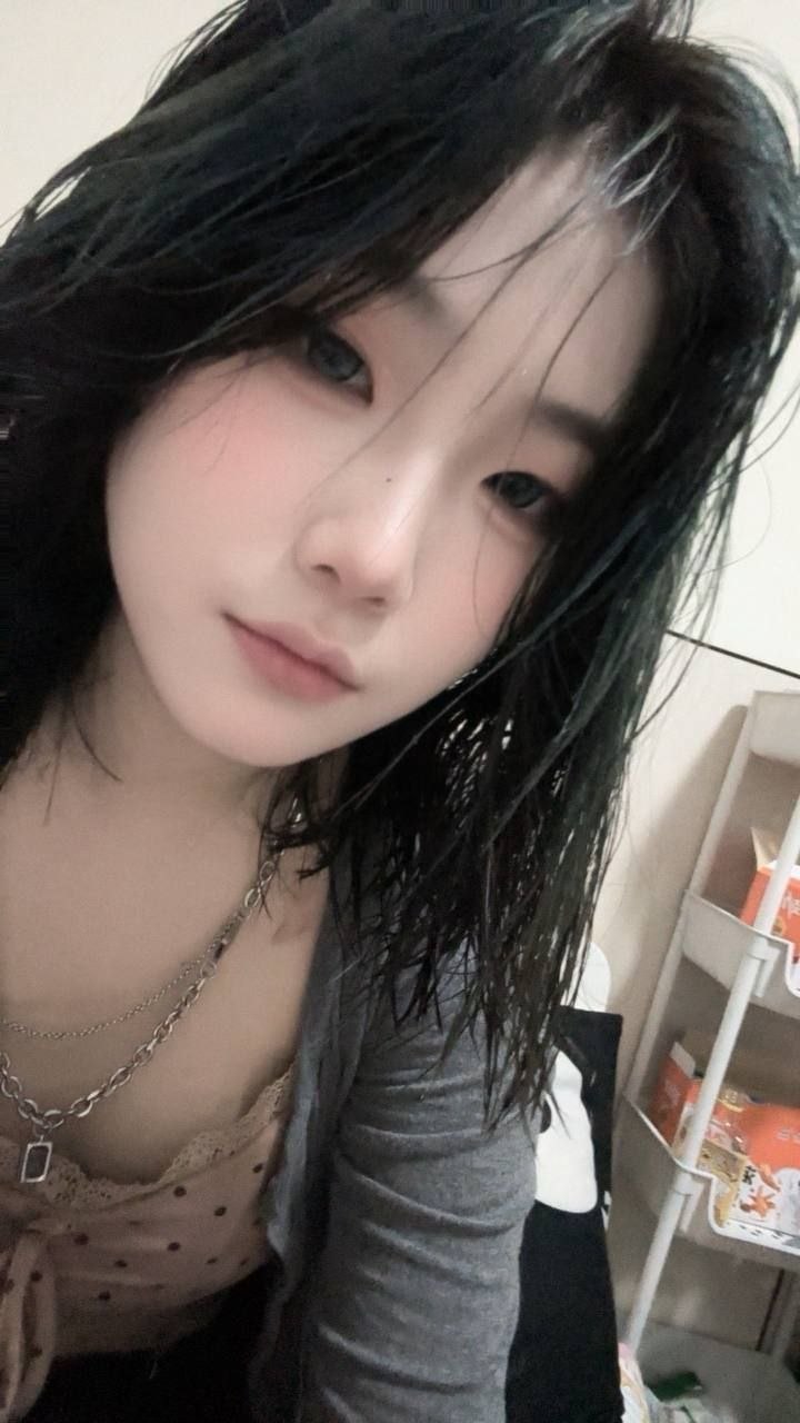 高挑嫩妹、刚下海、女友感（重庆市、重庆市）资料图片第 1 张