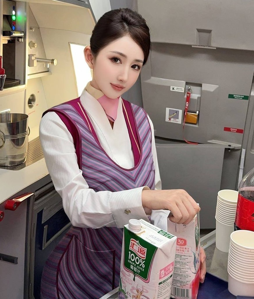 高挑、空姐风、视频认证、苗条（上海市、上海市）资料图片第 1 张