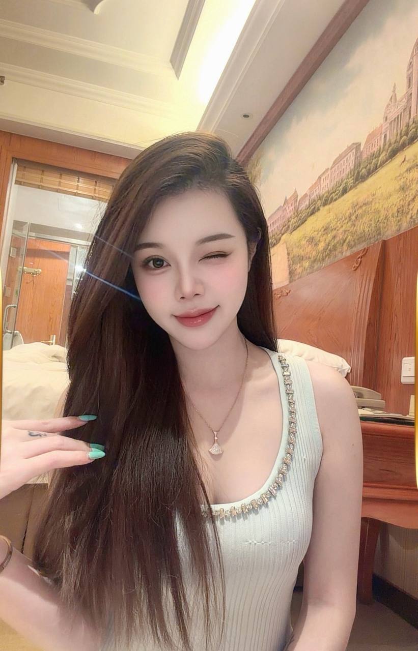 温柔懂事、制服丝袜、清纯、甜美