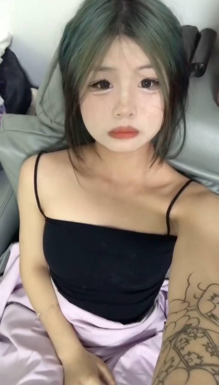 少女、排骨精、白虎、态度车（四川省、成都市）资料图片第 3 张