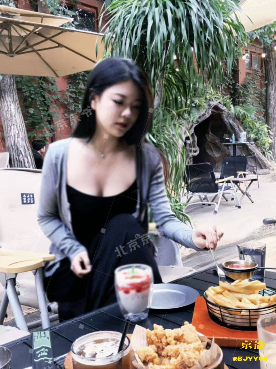 69、丝足、清纯、甜美（北京市、北京市）资料图片第 2 张