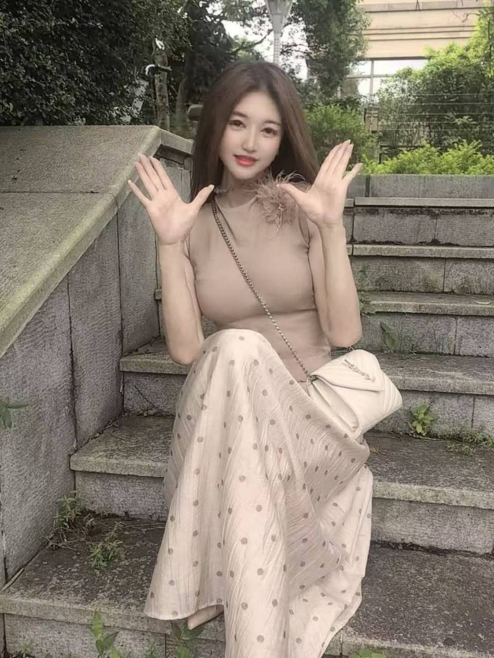 声音甜美、温柔热情、主动配合