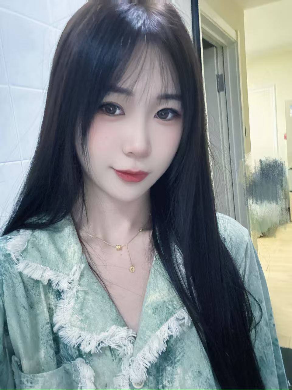 颜值系、小萝莉、制服丝袜、服务佳（河南省、郑州市）资料图片第 3 张