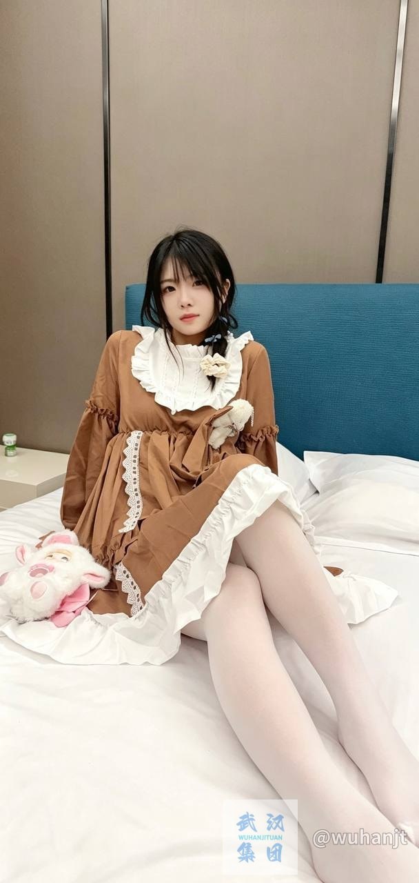 十八岁、少女感、大长腿、水超多（武汉市、湖北省）资料图片第 2 张