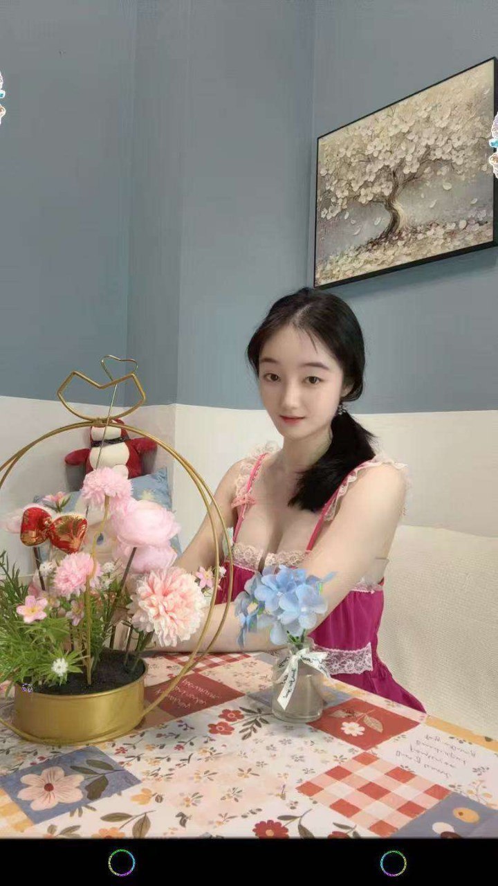 三点粉嫩、敏感易高潮、制服丝袜、听话乖巧（广东省、深圳市）资料图片第 1 张