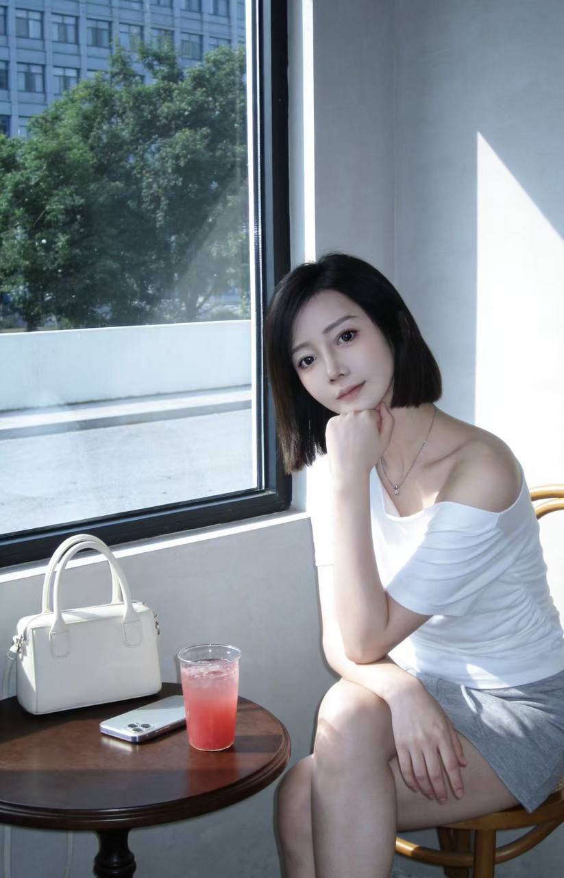 少女感、大长腿、皮肤白、清纯