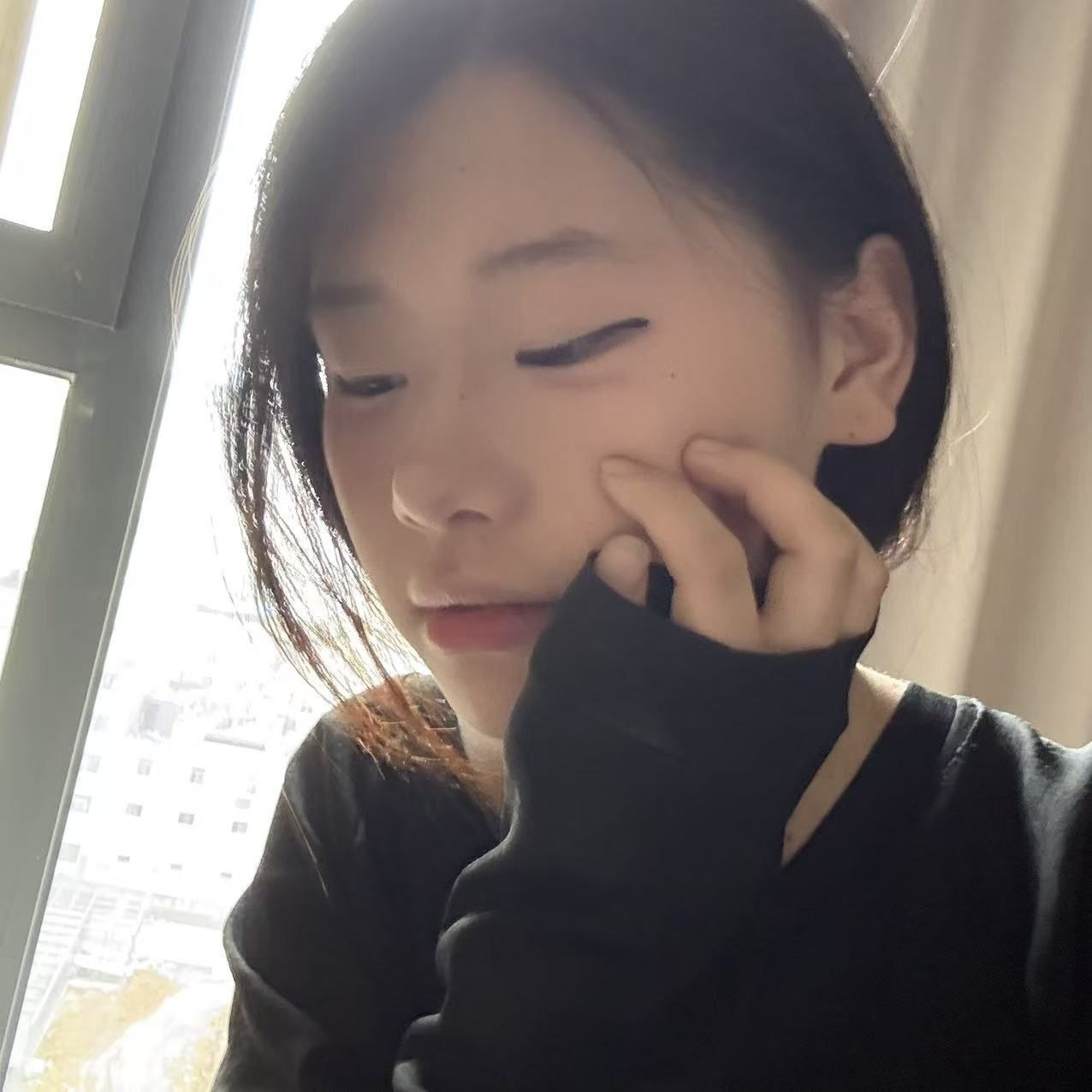 年轻、高挑、服务好