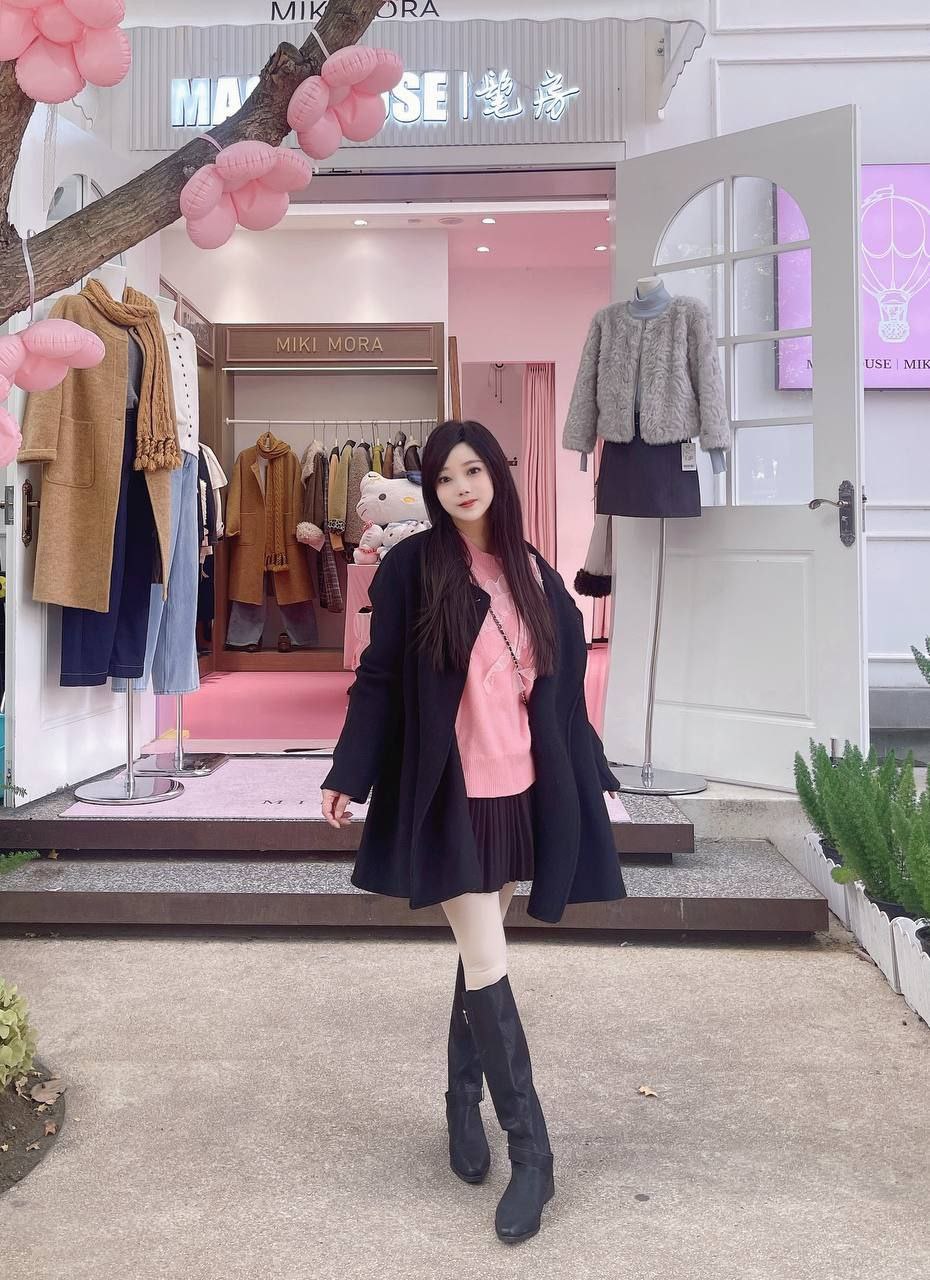 丝袜制服、慢节奏、调情、清纯（北京市、北京市）资料图片第 4 张