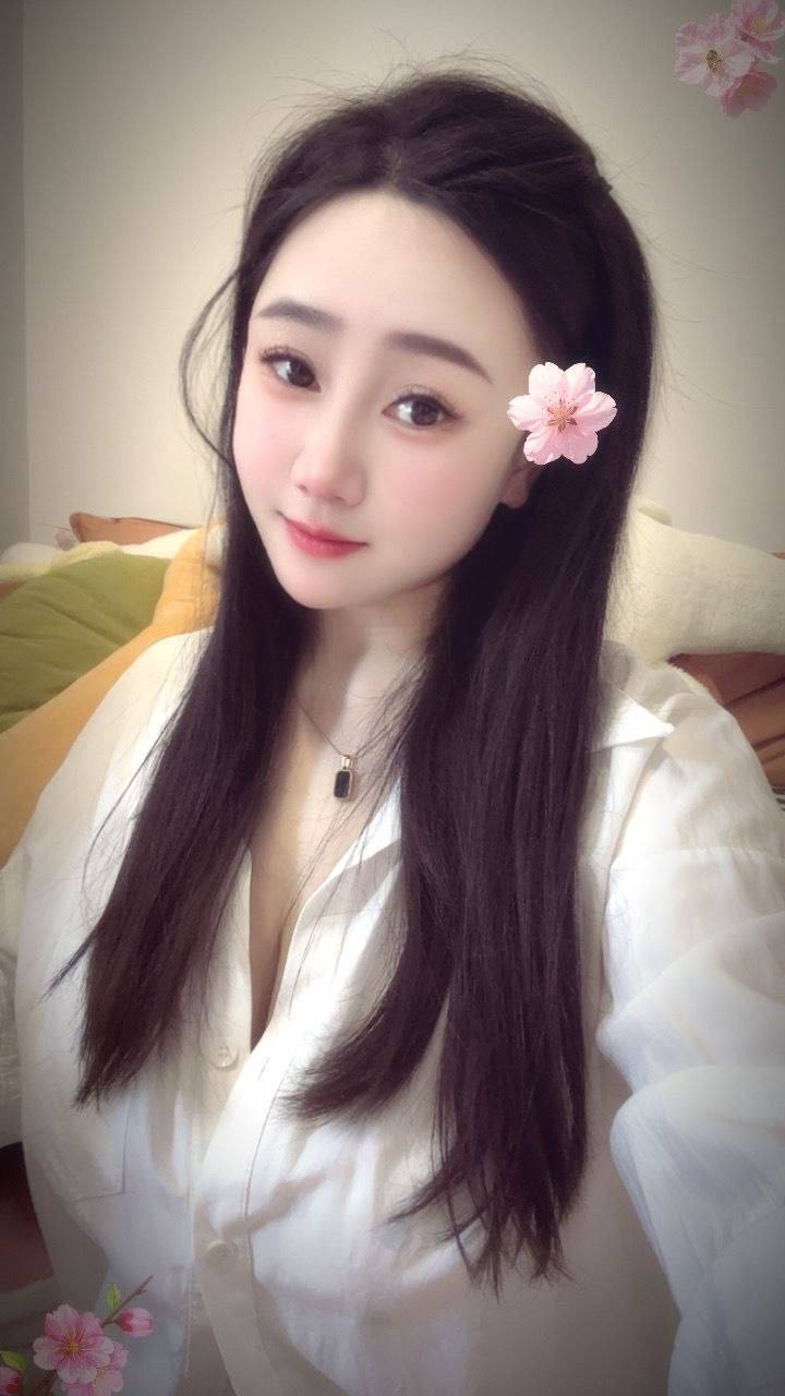 身材丰满、清纯、甜美
