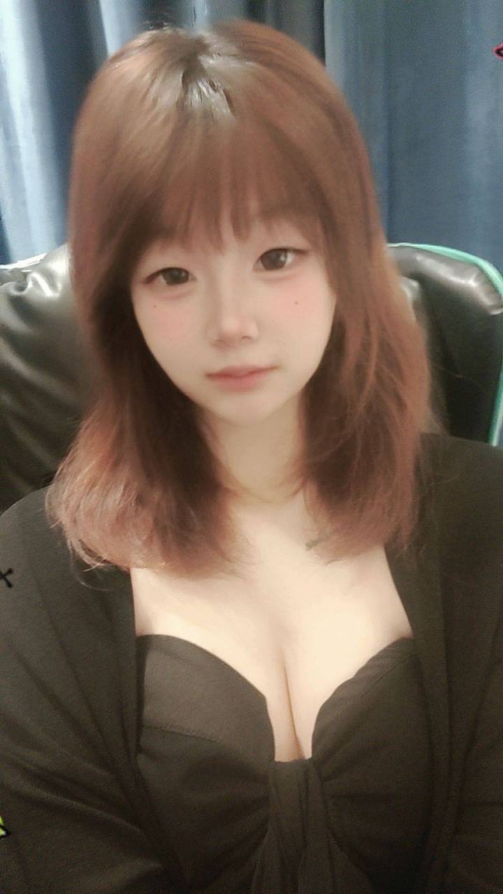 御姐身材、萝莉脸蛋、女仆装（武汉市、湖北省）资料图片第 1 张