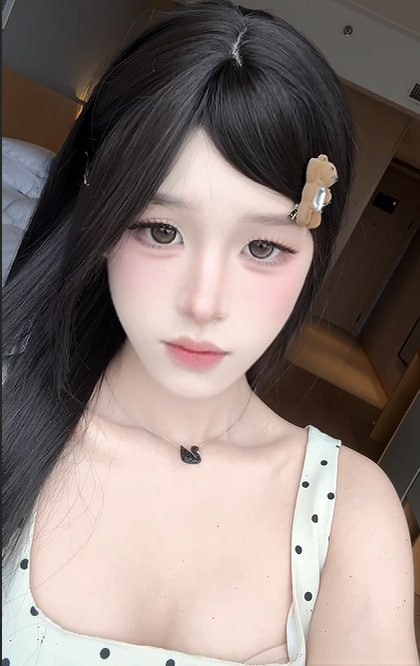 高挑、苗条、身材好、清纯