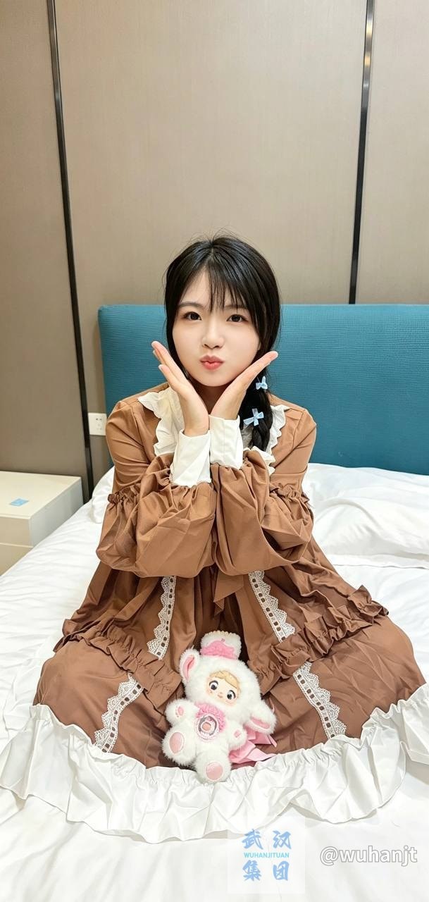 十八岁、少女感、大长腿、水超多（武汉市、湖北省）资料图片第 1 张