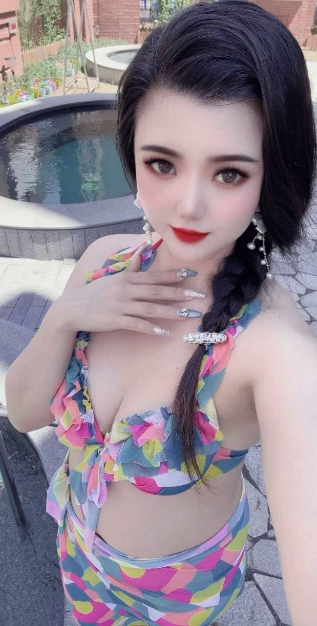 皮肤白皙、声音甜美、服务周到、清纯