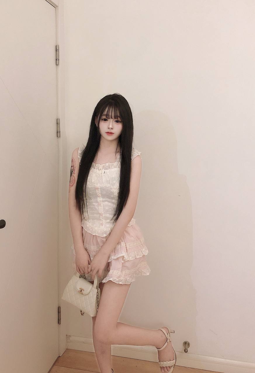 年轻、身材好、态度好、清纯