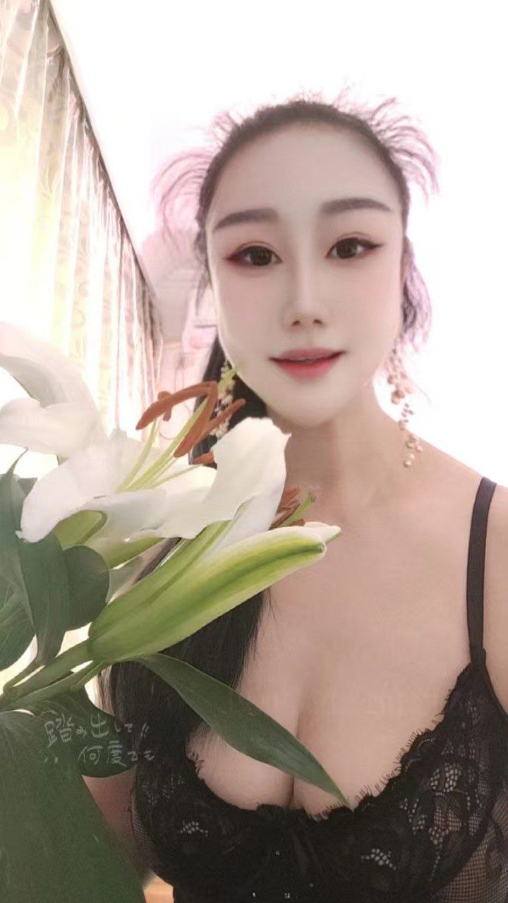 胸大腰细、皮肤白嫩、风骚温柔、清纯