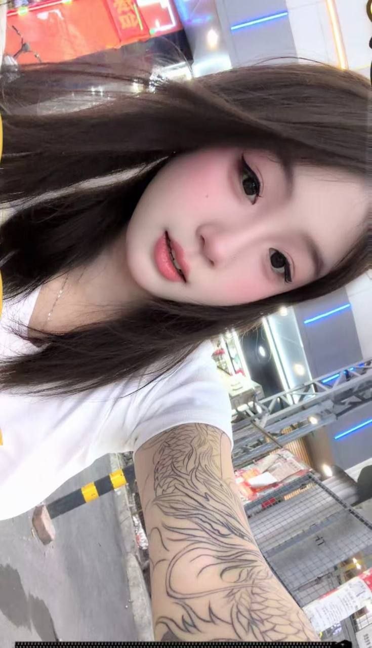 少女感、花臂、符文、C（广西壮族自治区、柳州市）资料图片第 2 张