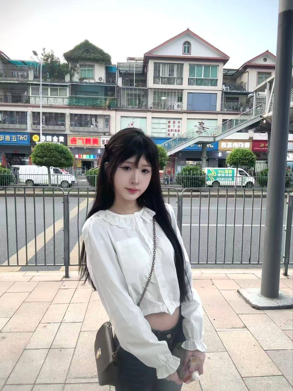 耐看、长腿、少女感