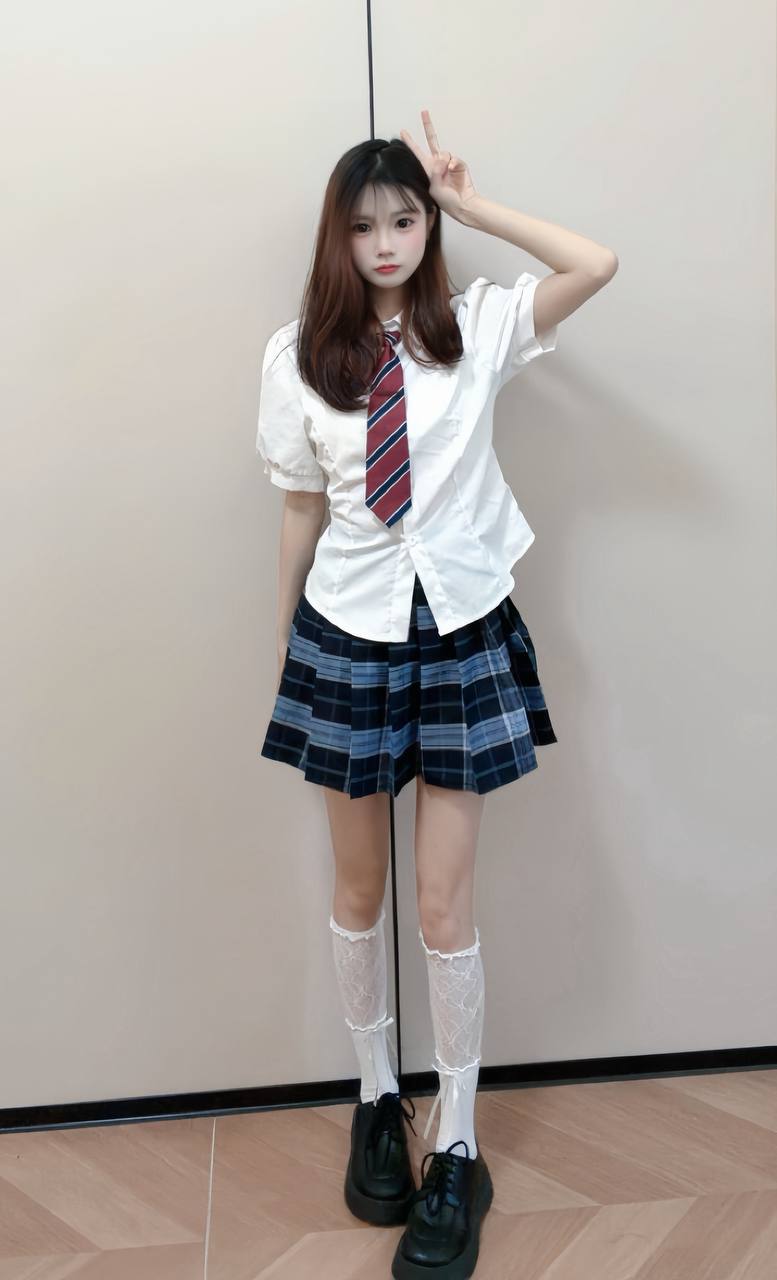丝袜制服、学生妹、清纯（广东省、深圳市）资料图片第 2 张