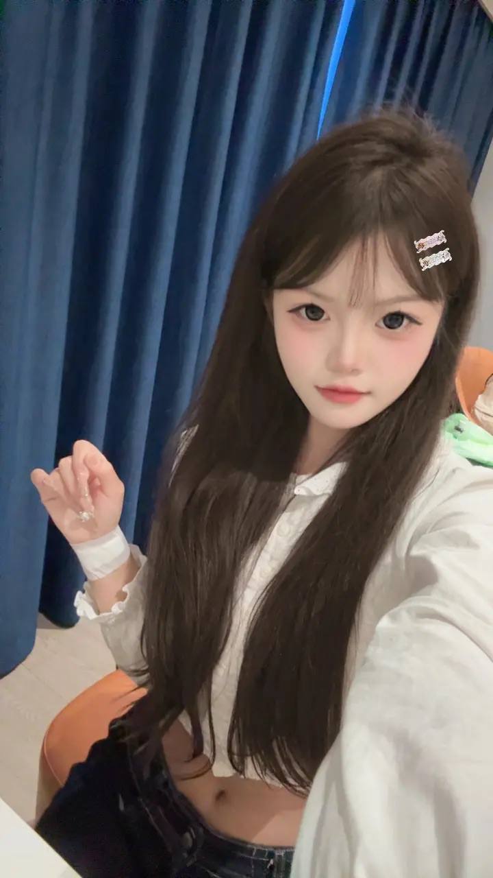 少女感、丝袜制服、大长腿、清纯